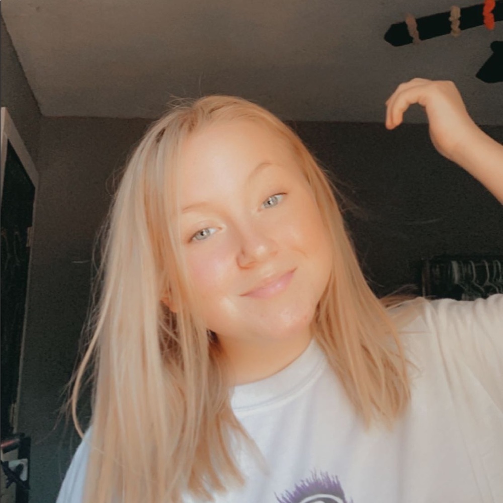 Meet your Posher, Micayla